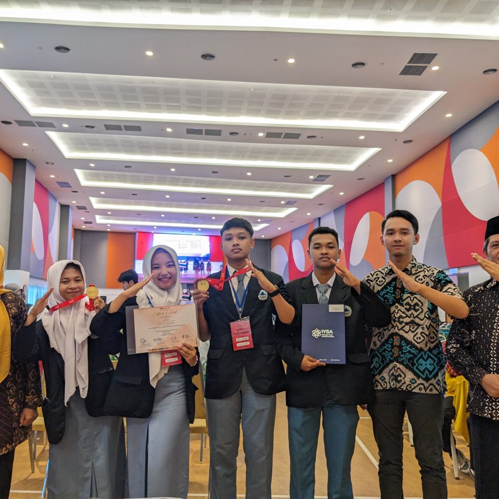 MAN Demak Raih Gold Medal World Pada Ajang WICE 2024