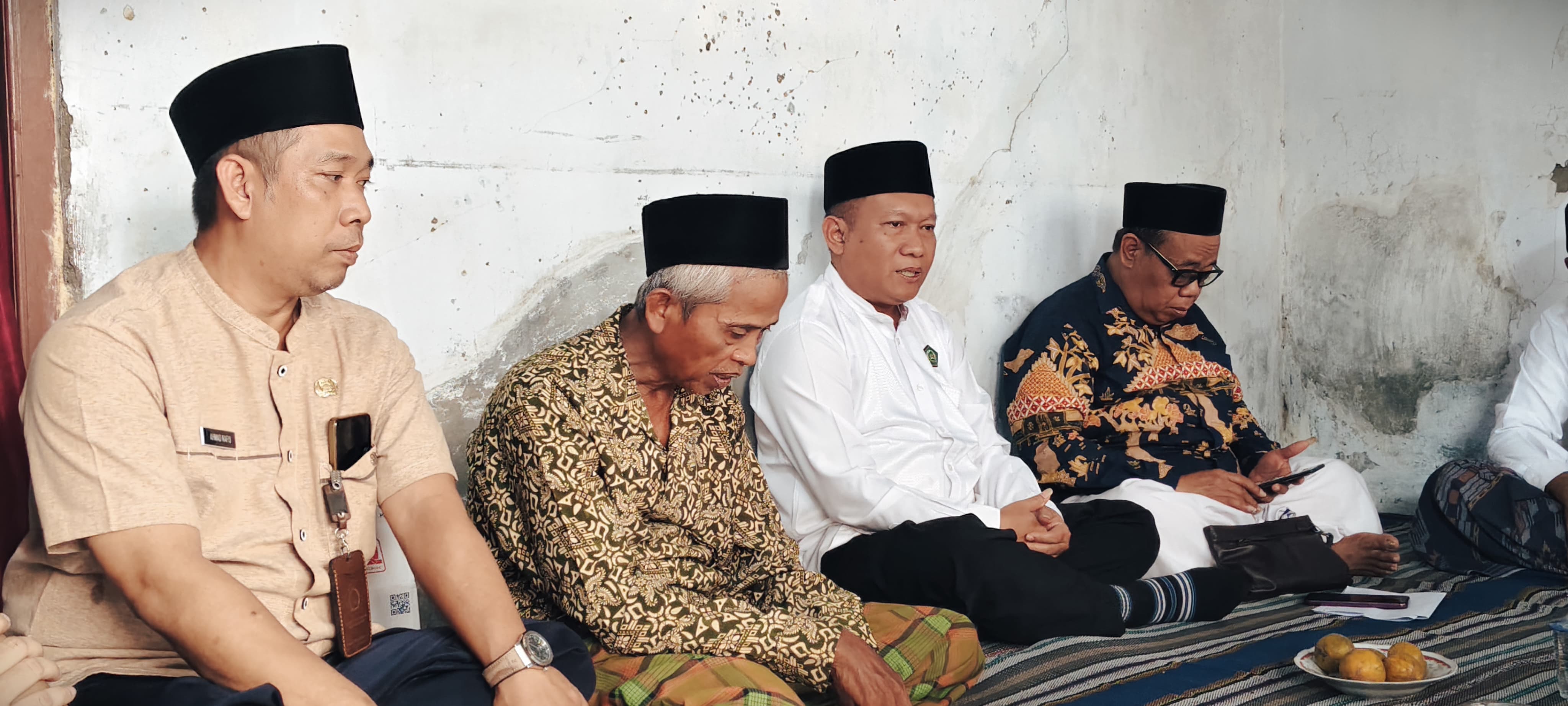 Kepala Kemenag Demak Berikan Dukungan Moril Kepada Guru Yudi Untuk Tetap Mengajar di Madin