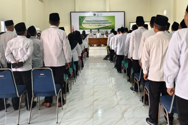 Penyerahan SK Jabatan Pelaksana di Kemenag Demak: Langkah Awal Penataan Pegawai